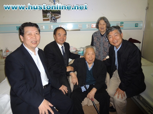 中国工程院院长周济看望华科老校长朱九思