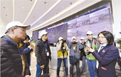 长江日报“市民观察团”走进东航，从起飞准备到降落入库31个环节全程监控