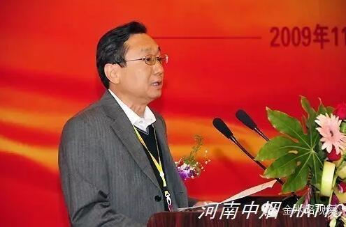 郑建民多次收受他人现金、照相器材、房屋等折合人民币2822.35万元,另收受3.58万美元、1.12万欧元,索取他人人民币65万元。