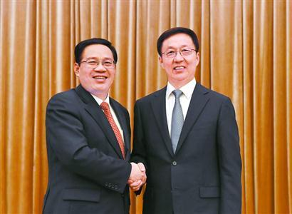 十月二十九日上午,韩正和李强在上海市领导干部会议上。
